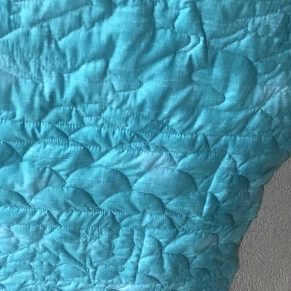 Hand Crafted Turquoise & Gold Quilt - Picture 16 of 16